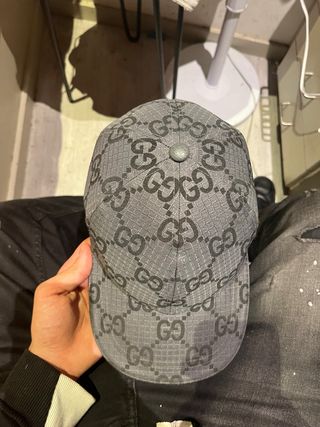 Gorra Gucci Monogram Gris