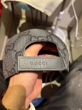 Gorra Gucci Monogram Gris