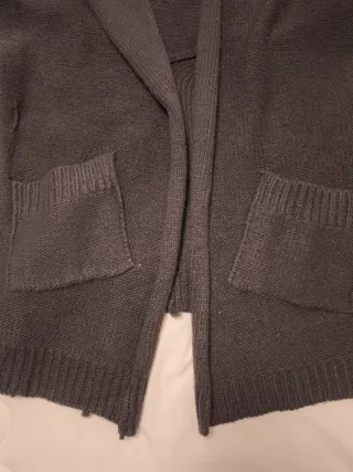 Cárdigan sin mangas asimétrica