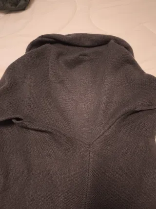 Cárdigan sin mangas asimétrica