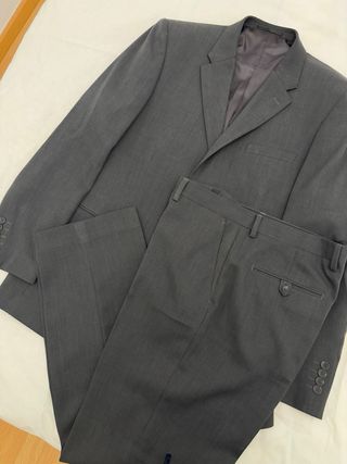 Traje de caballero gris marengo