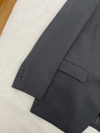 Traje de caballero gris marengo