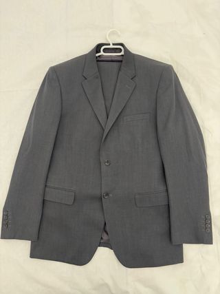 Traje de caballero gris marengo