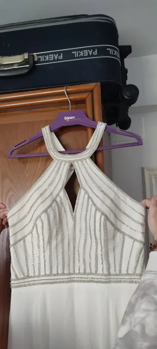 Vestido de novia blanco con pedrería