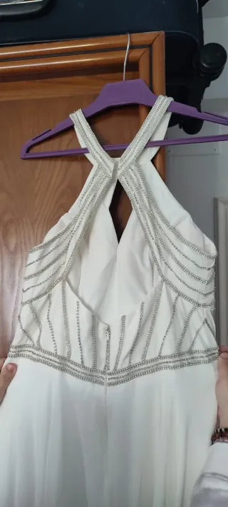 Vestido de novia blanco con pedrería