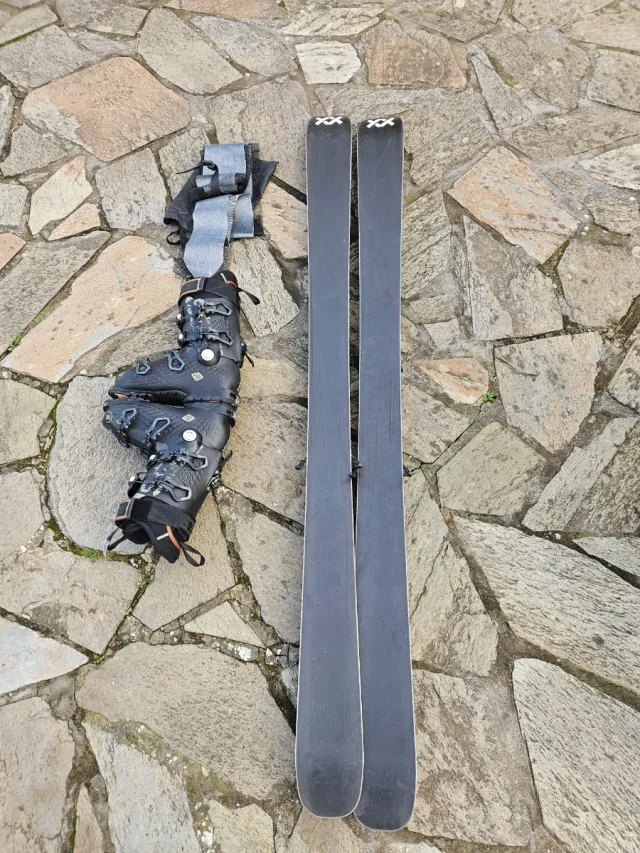 Equipo esquí travesia freeride Volkl Blaze 94