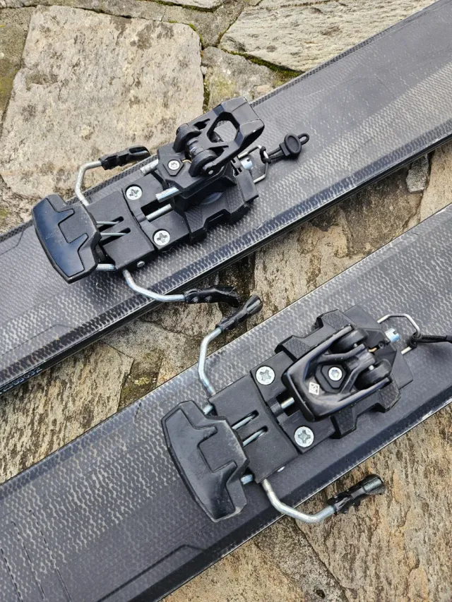 Equipo esquí travesia freeride Volkl Blaze 94