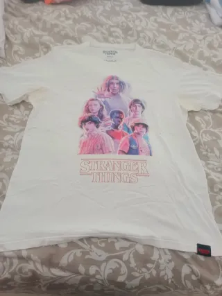Camiseta Stranger Things Pull&Bear Talla xl