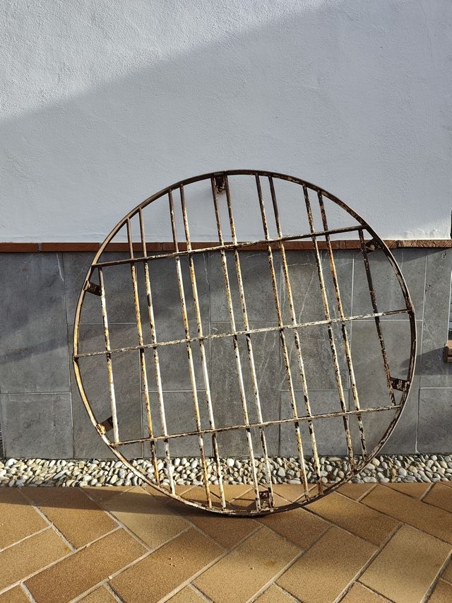 Reja redonda hierro antigua decoración