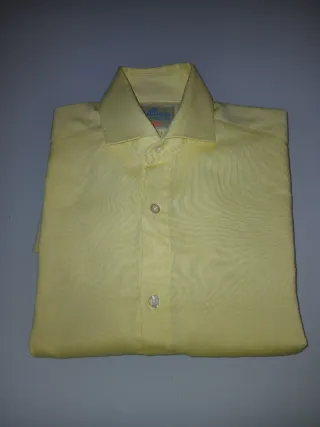 Camisa amarilla talla M