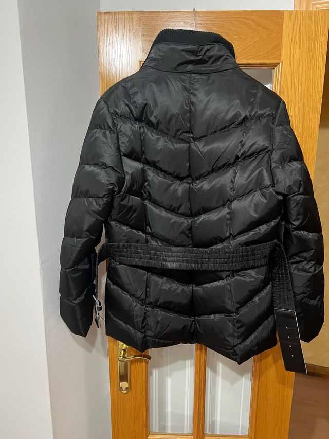 Parka negra sin estrenar