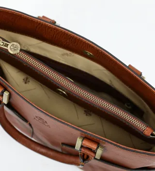 Bolso de piel marrón hecho a mano sin estrenar