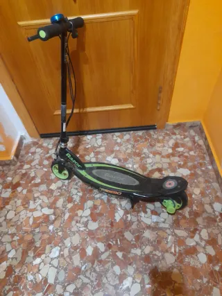 Patinete Eléctrico Razor E90 con bateria recargabl
