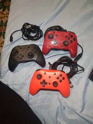 3 Mandos Nintendo Switch.