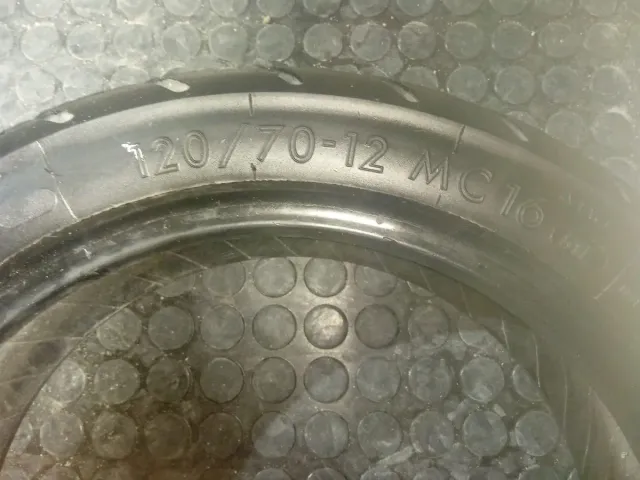 Neumático Scooter 120/70-12 MC16