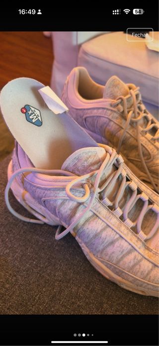 Tênis Nike Cinza e Branco