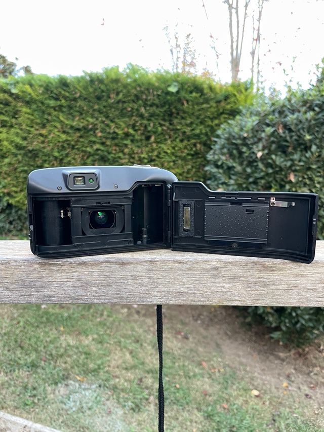 Cámara Analógica Minolta Riva Zoom 70