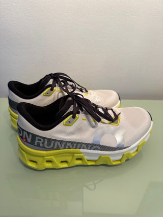 On Cloudmonster Hyper Talla 39