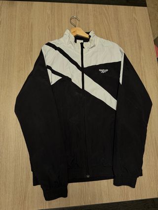Chaqueta Reebok Negra y Blanca