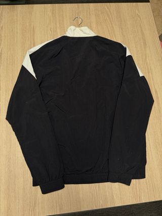 Chaqueta Reebok Negra y Blanca