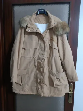 Giubbotto donna beige con cappuccio