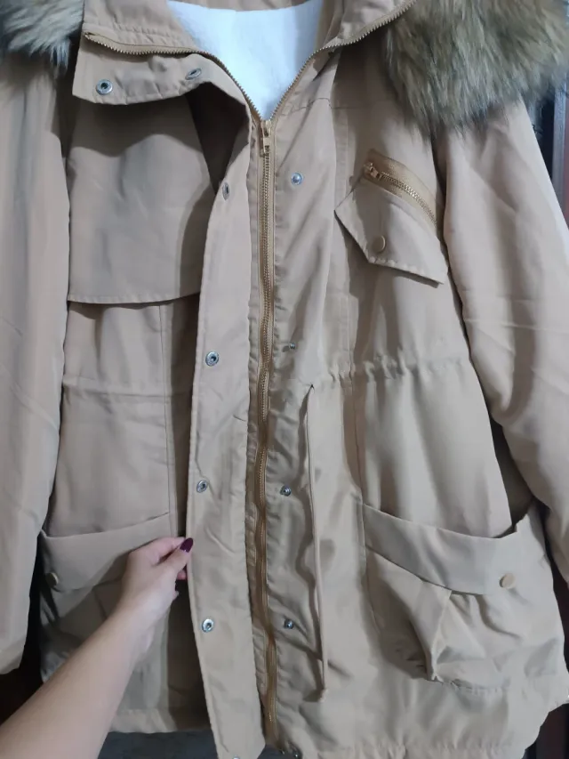 Giubbotto donna beige con cappuccio