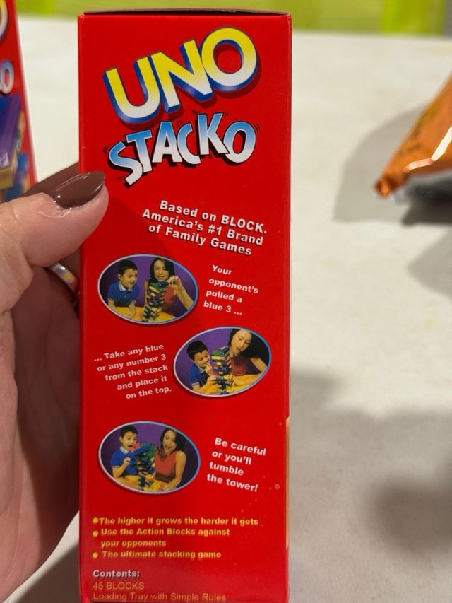 UNO Stacko Juego de Mesa