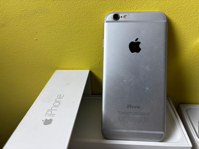 iPhone 6 16GB e iPhone 4