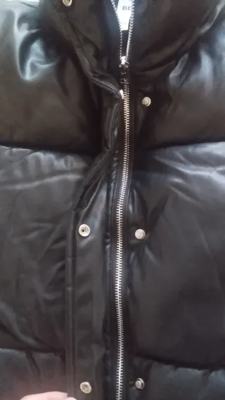 Cazadora corta negra