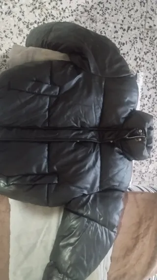 Cazadora corta negra