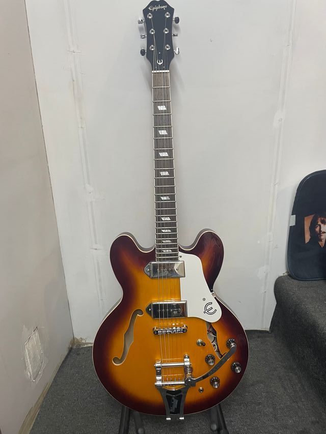 Epiphone Casino Bigsby Réplica