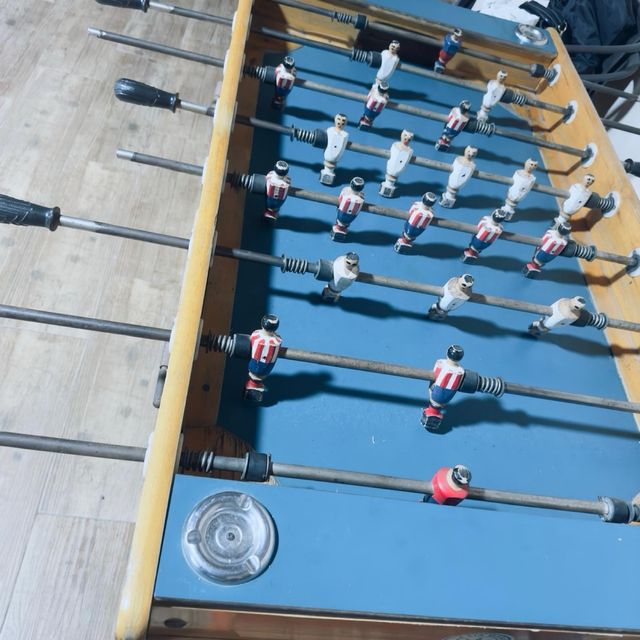 Futbolín de madera