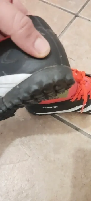 Botas de fútbol Adidas Predator Negras/Rojas