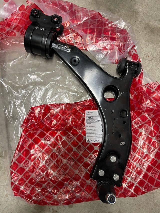 Braccio oscillante Febi Bilstein 31846 Ford Volvo