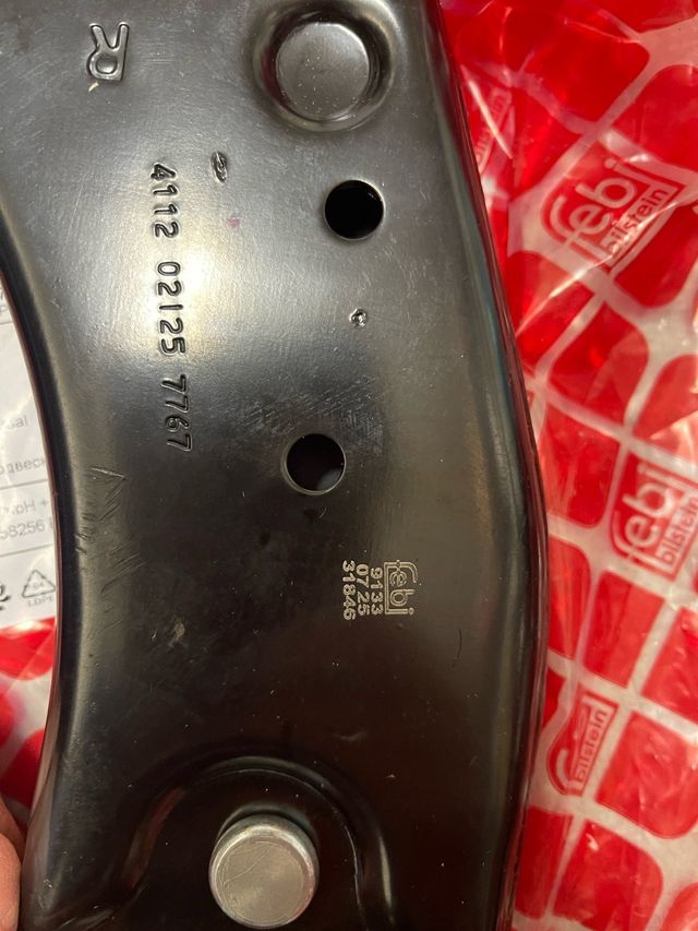 Braccio oscillante Febi Bilstein 31846 Ford Volvo