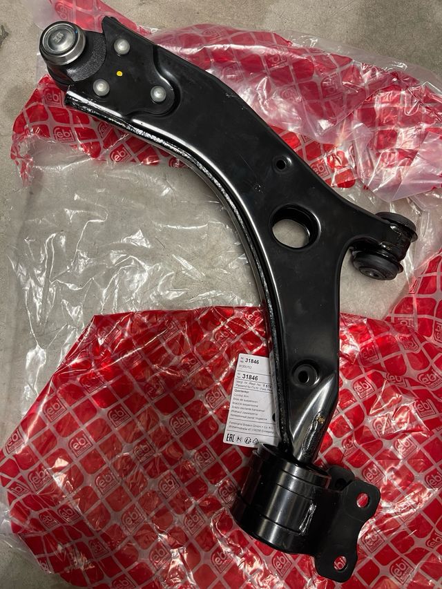 Braccio oscillante Febi Bilstein 31846 Ford Volvo