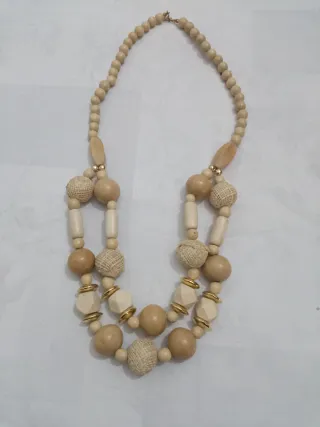 Collana in legno di faggio naturale