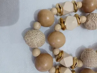 Collana in legno di faggio naturale