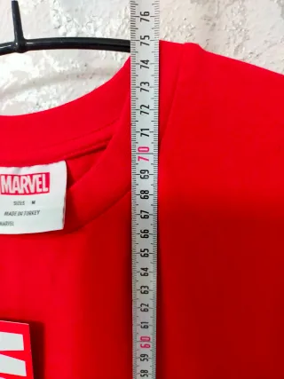 Camiseta Marvel Roja