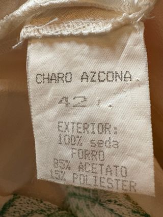 Traje de seda natural