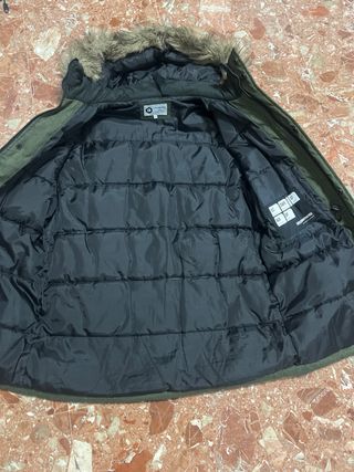 Anorak con pelo en la capucha