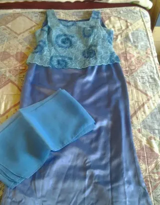 Vestido largo fiesta azul con fular