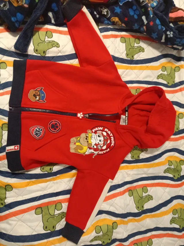 Ropa Patrulla Canina y Zapatillas Bombero