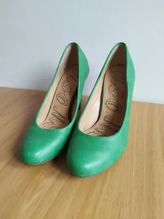 Zapatos de tacón verdes