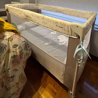 Cuna de viaje Jané (Semi nueva)