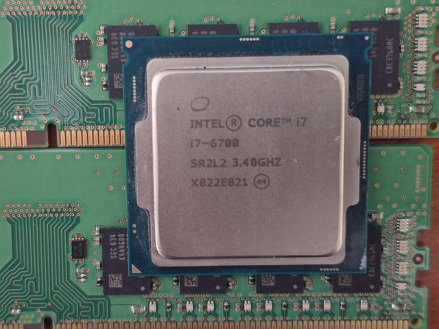 i7-6700 + 8GB-DDR4 / 2100MHz