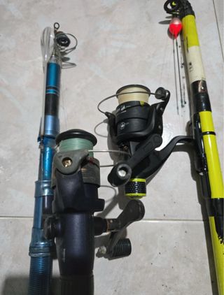 2 canne da pesca e 2 mulinelli