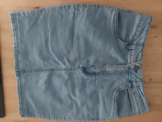 Falda vaquera ajustada