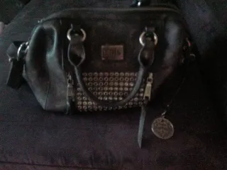 Bolso Lois negro con tachuelas