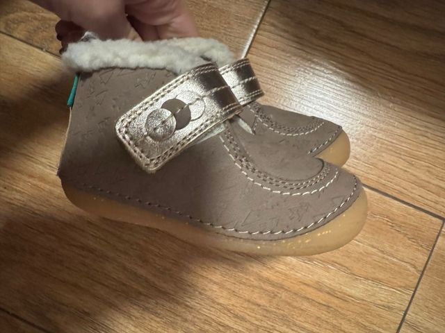 Botitas Kickers Bebé Borreguito talla 22